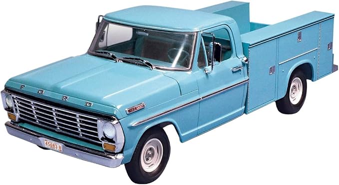 1967 Ford F-100 Service Bed Pickup Plastic Model Kit 1:25 by Moebius+Models